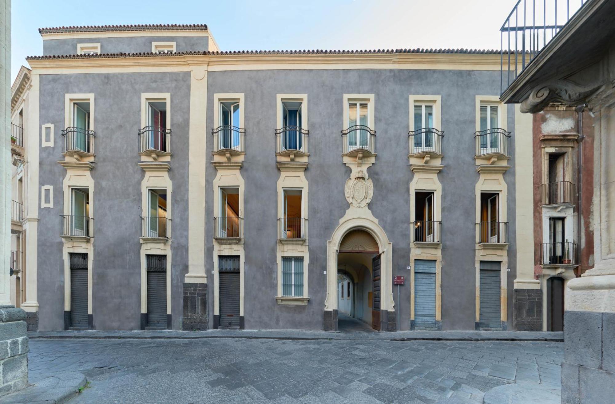 Palazzo Scammacca Apartment คาตาเนีย ภายนอก รูปภาพ
