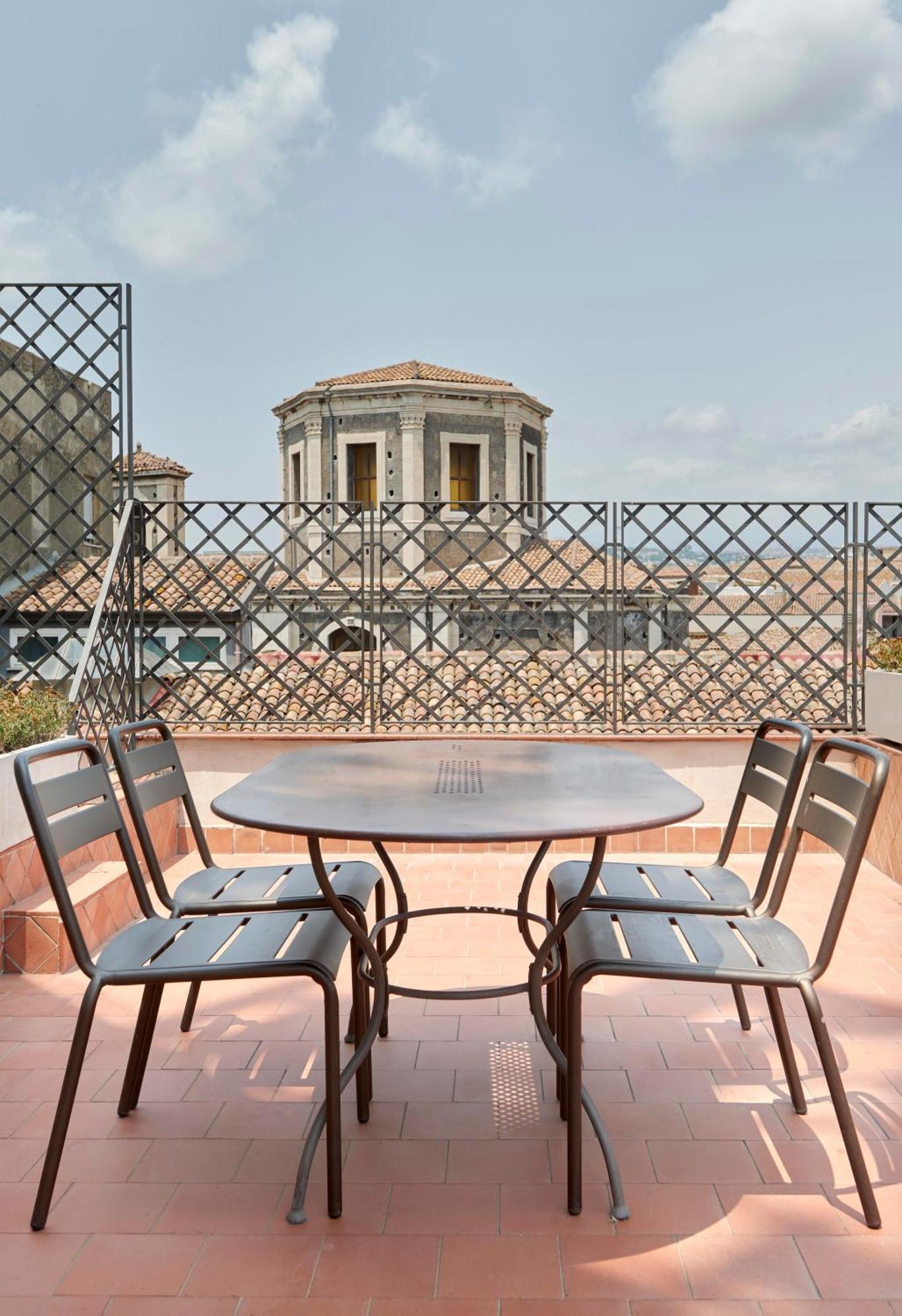 Palazzo Scammacca Apartment คาตาเนีย ภายนอก รูปภาพ